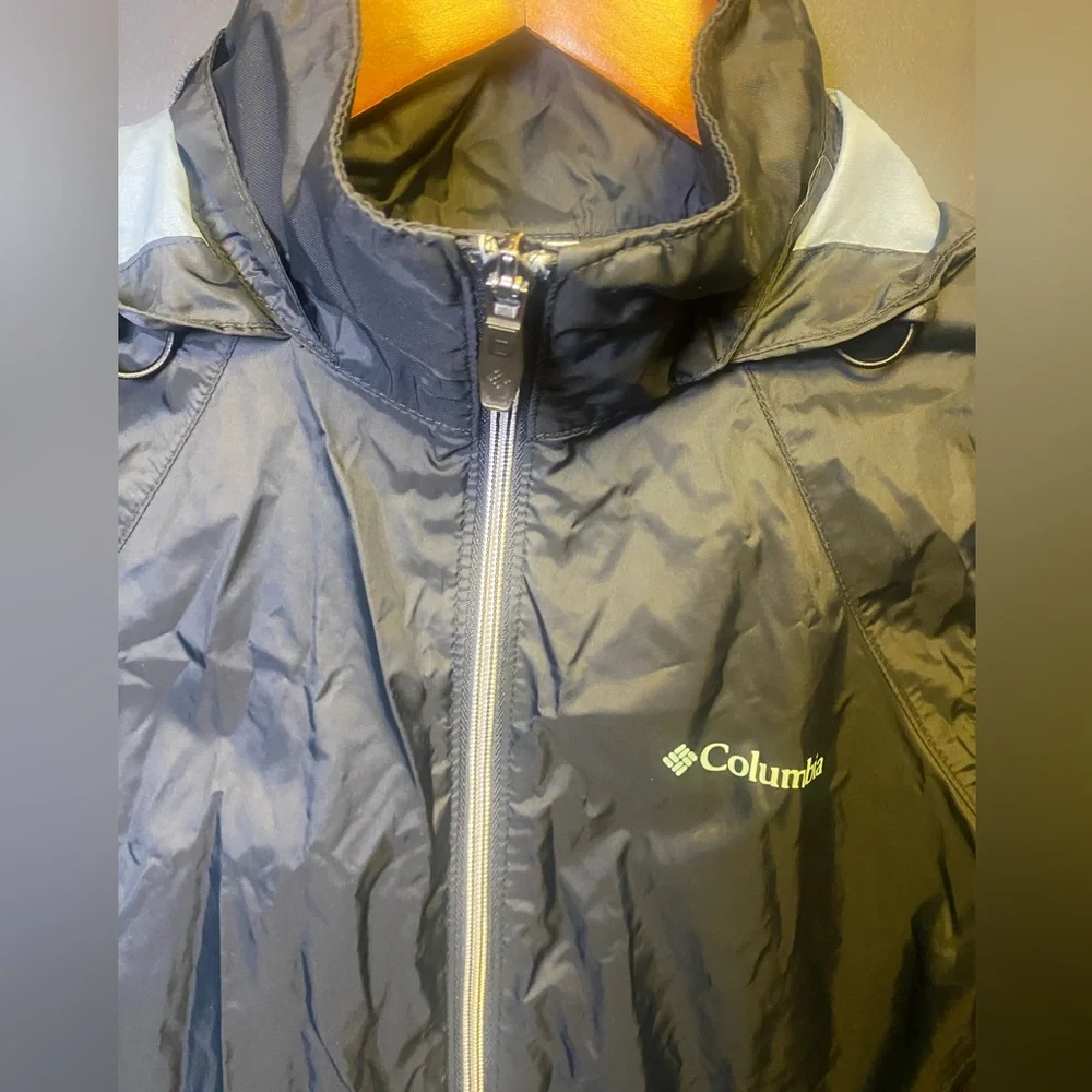 Columbia Charcoal Gray Hooded Windbreaker - Picture 2 of 7